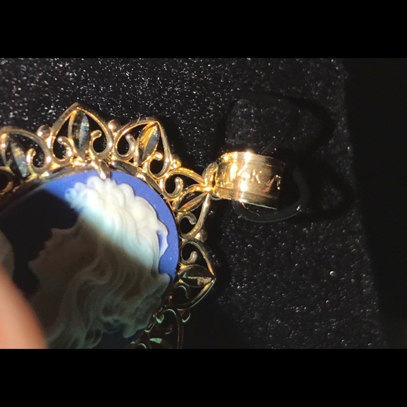 Michael Anthony Cameo Pendant 14K Gold - Picture 8 of 8